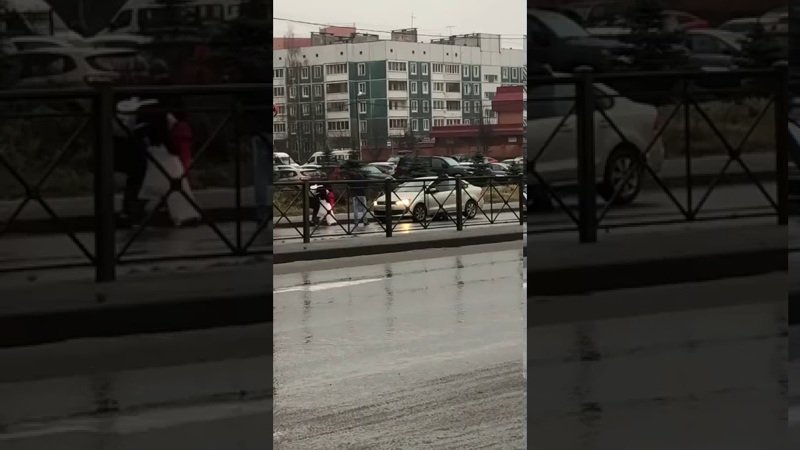 «Боевой» таксист из-за 100 рублей переехал пассажира на глазах его дочери во Всеволожске «Боевой» таксист из-за 100 рублей переехал пассажира на глазах его дочери во Всеволожске