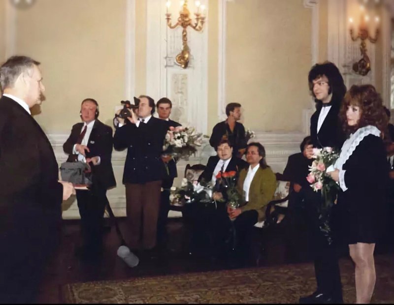 Алла Пугачева и Филипп Киркоров, 1994 Алла Пугачева и Филипп Киркоров, 1994 актеры, звезды, знаменитости, политики, свадьба, эстрада