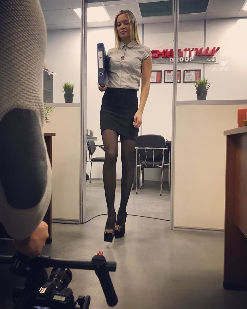 Титькастая секретарша показала начальнику на собеседовании супер секс 