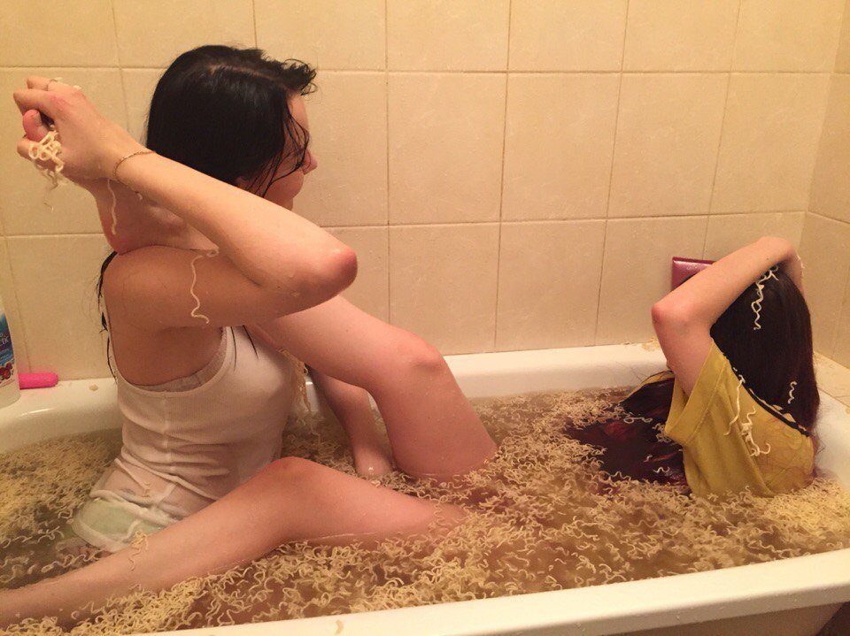 Лесбиянки в ванной