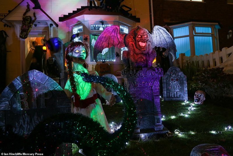 Дом Жуткой Мэри - идеальное место для любителей Хэллоуина Хэллоуин дети, выставка, достопримечательность, ливерпуль, монстры, необычный дом, страшный, хэллоуин