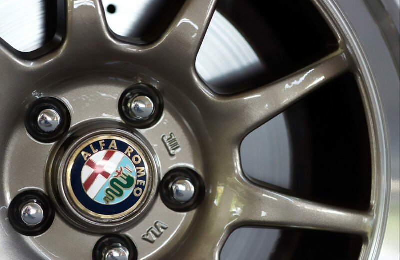 Молодожены вдвоём восстановили Alfa Romeo GTV6 alfa romeo, авто, ретро авто