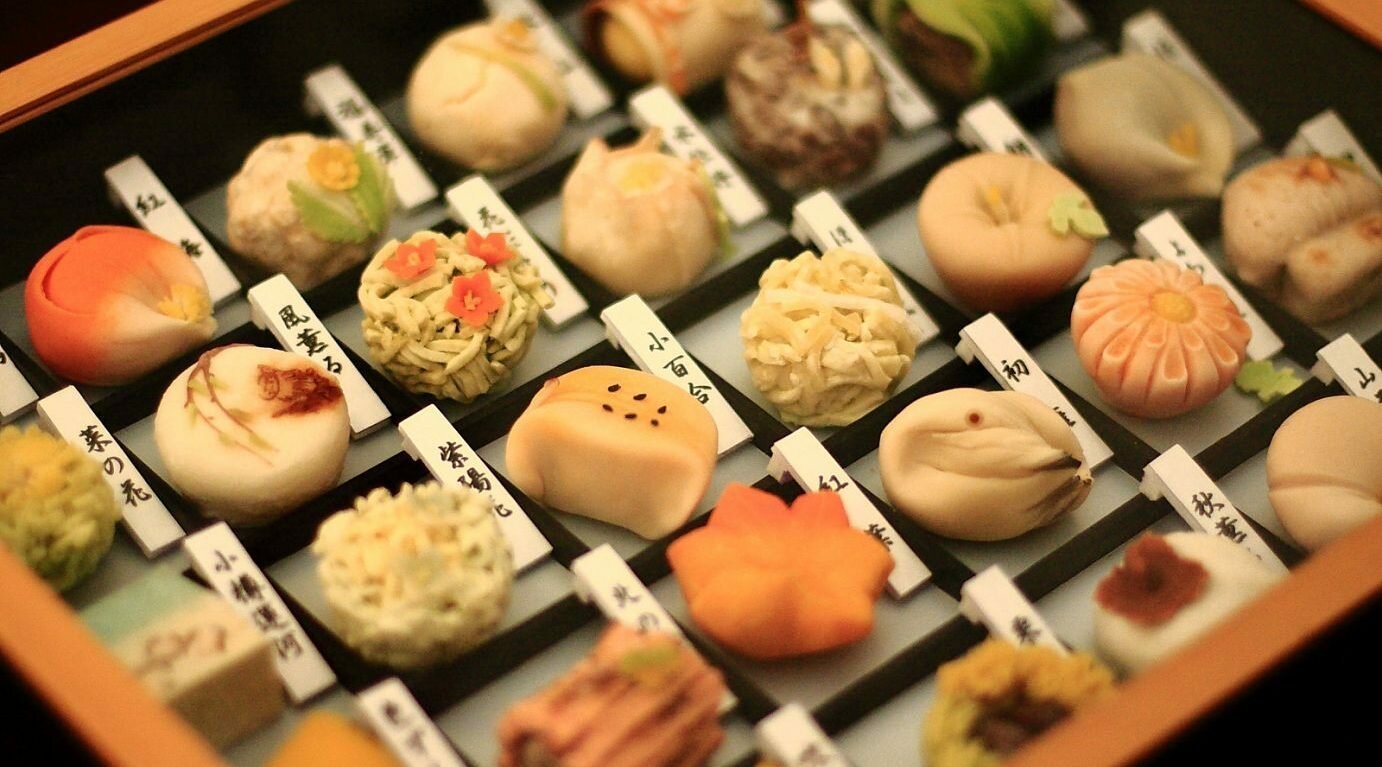 Японская спермоглотка не только получила десерт но и умылась 