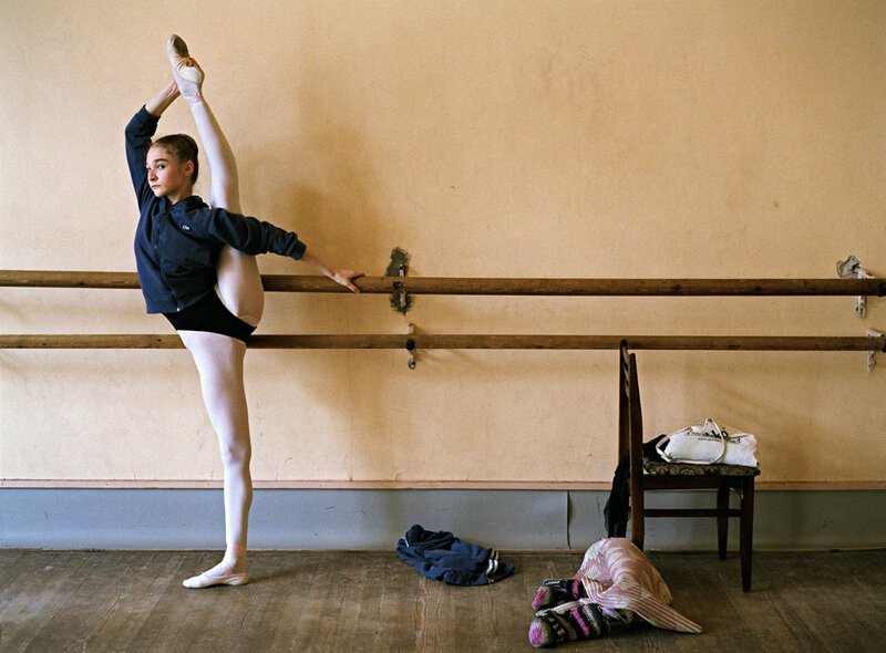 Юная балерина Annett A обнажается без стеснений