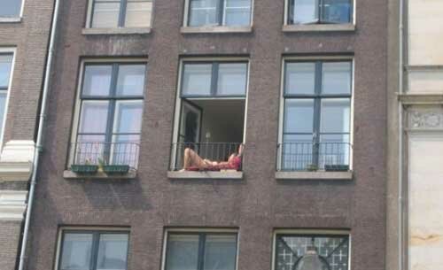 Секс в окне соседей (63 фото) - порно поддоноптом.рф