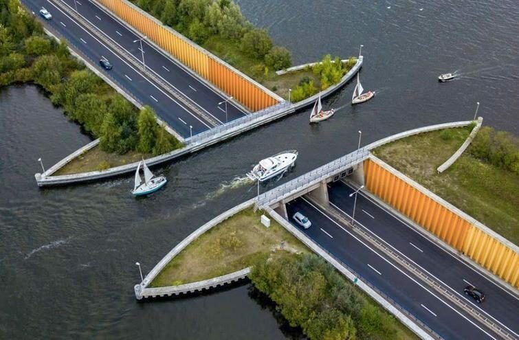 Водный мост, который ломает все законы физики 