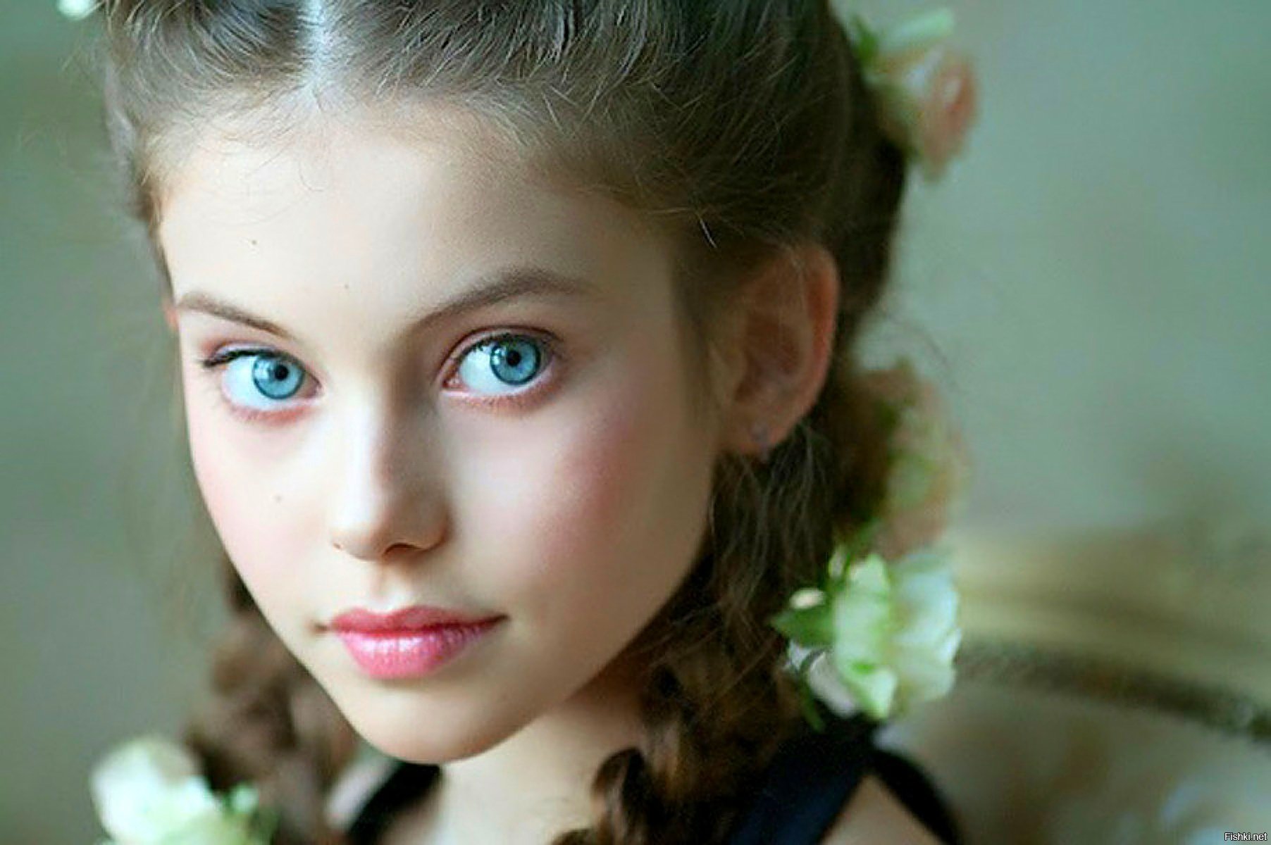 Teen Girls With Beautiful Eyes