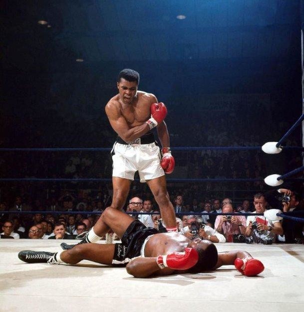 Бой за чемпионский пояс в тяжелом весе между Мухаммедом Али и СонниЛистоном, 25 мая 1965года. 