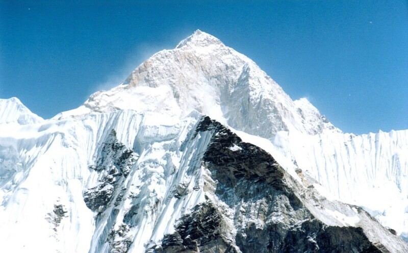 №5. Макалу (Гималаи) - 8485 метров.