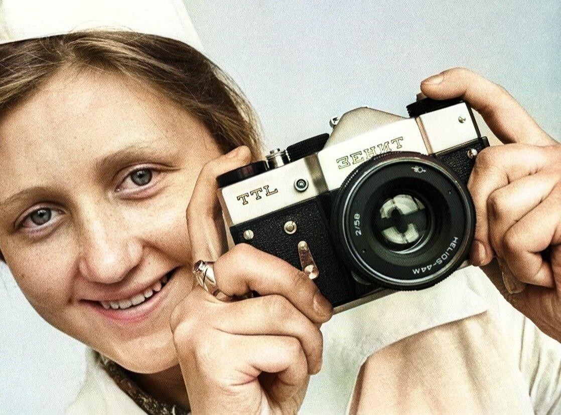 Фото красивых жен из 90х - сделанно на пленочных фотоаппарат