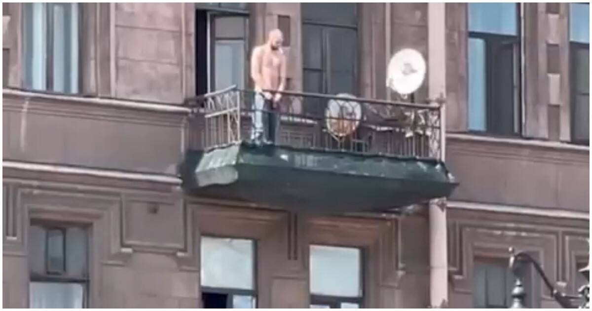 Экстримно ебёмся на балконе