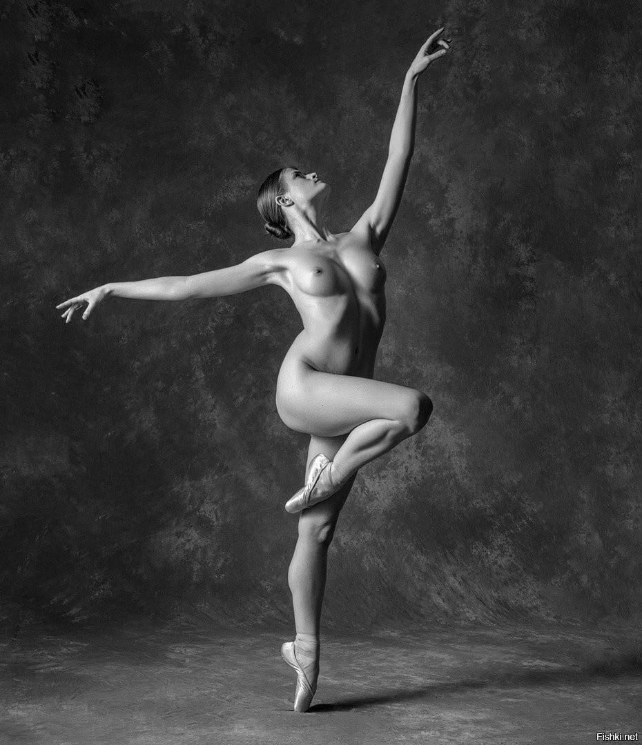 Голая балерина