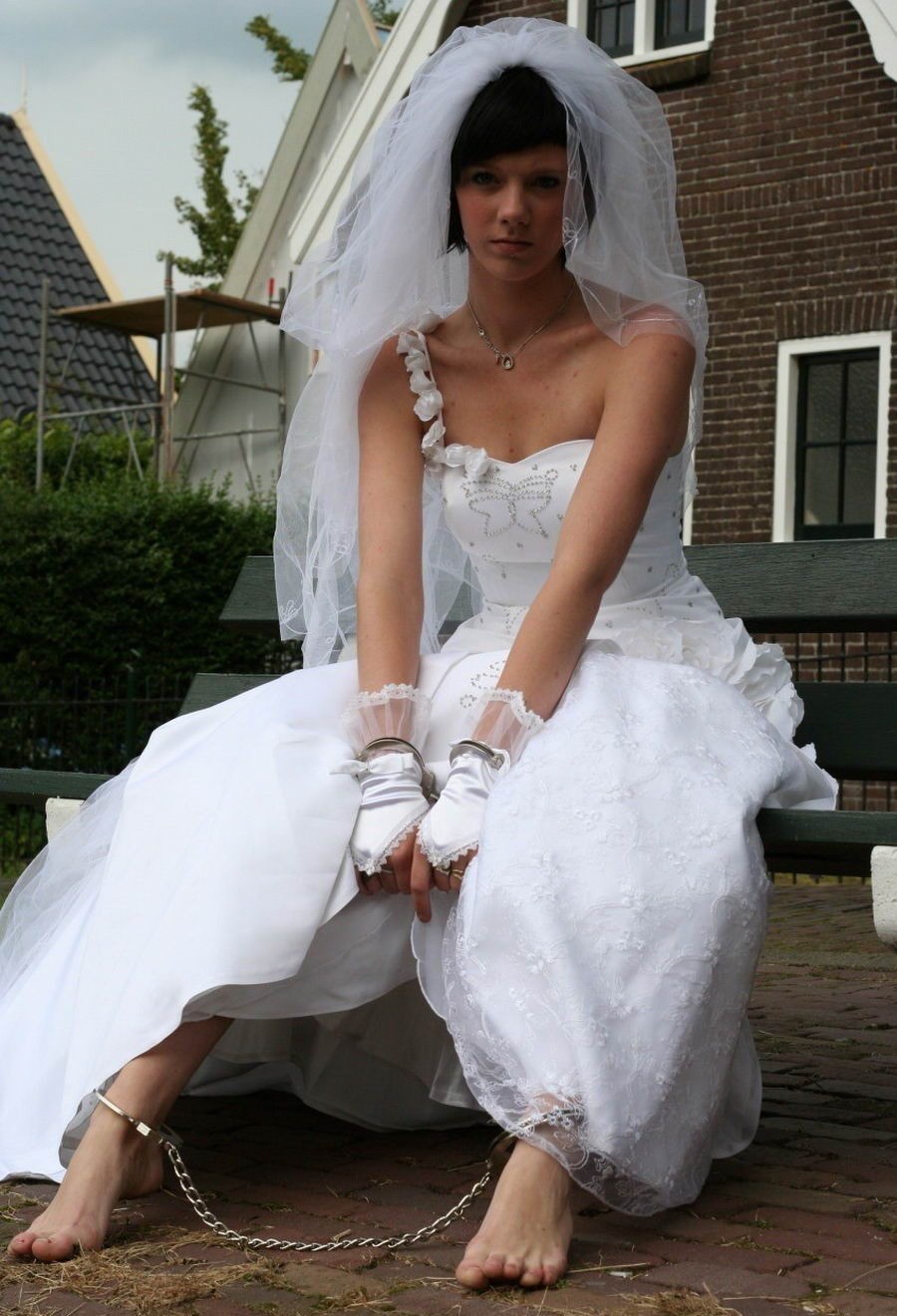 Шимейл в образе невесты