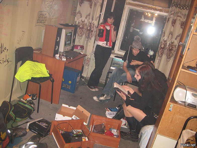 Пошлые снимки 20летней студентки в своей комнате