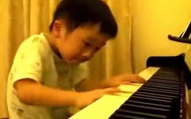 Невероятно талантливый китайский ребенок
