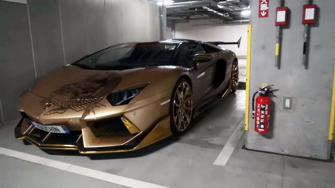 Безумный тюнинг суперкаров Lamborghini в Токио