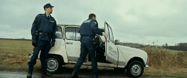 В Казахстане полицейским запретили использовать жезлы для остановки автомобилей: