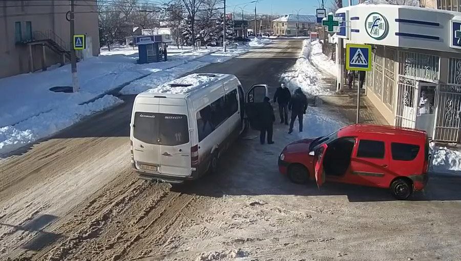 Дорожные разборки с водителем маршрутки в Молдавии