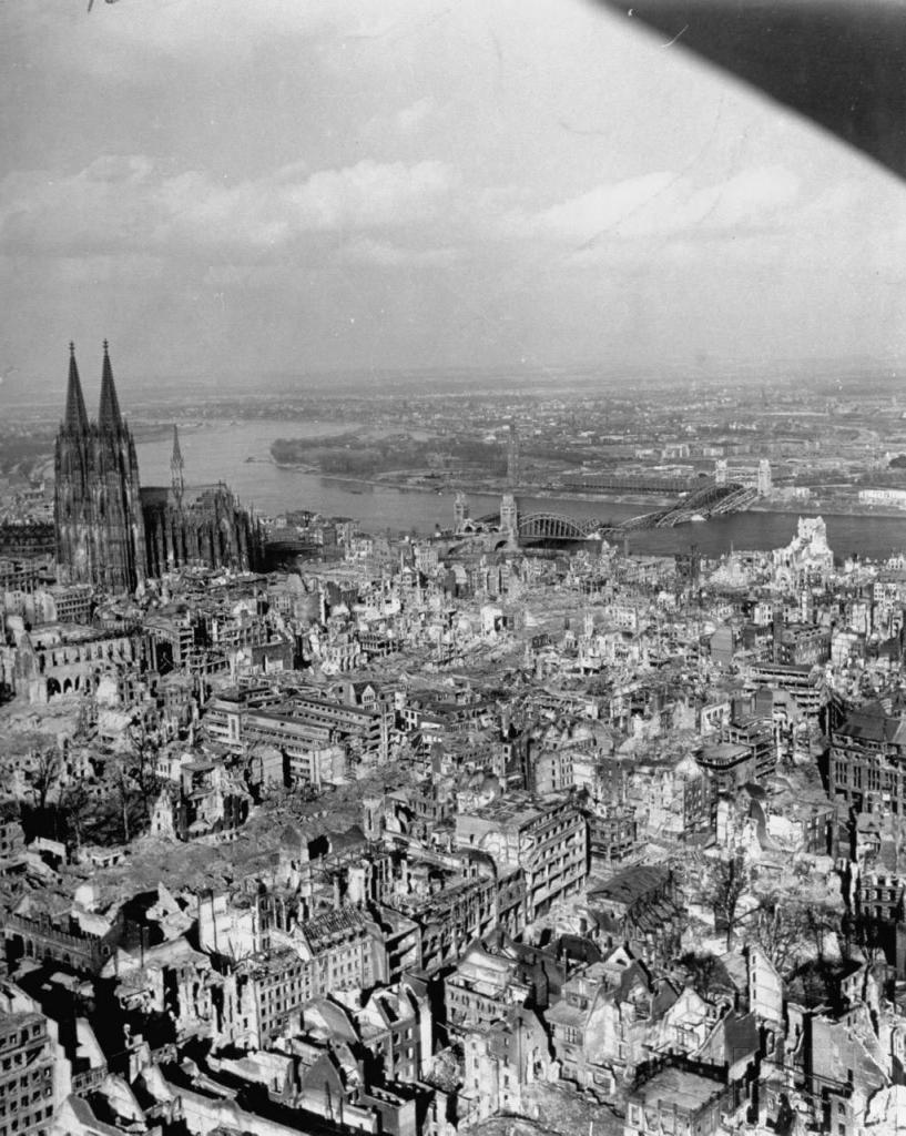 Полёт над Германией в 1945-ом году