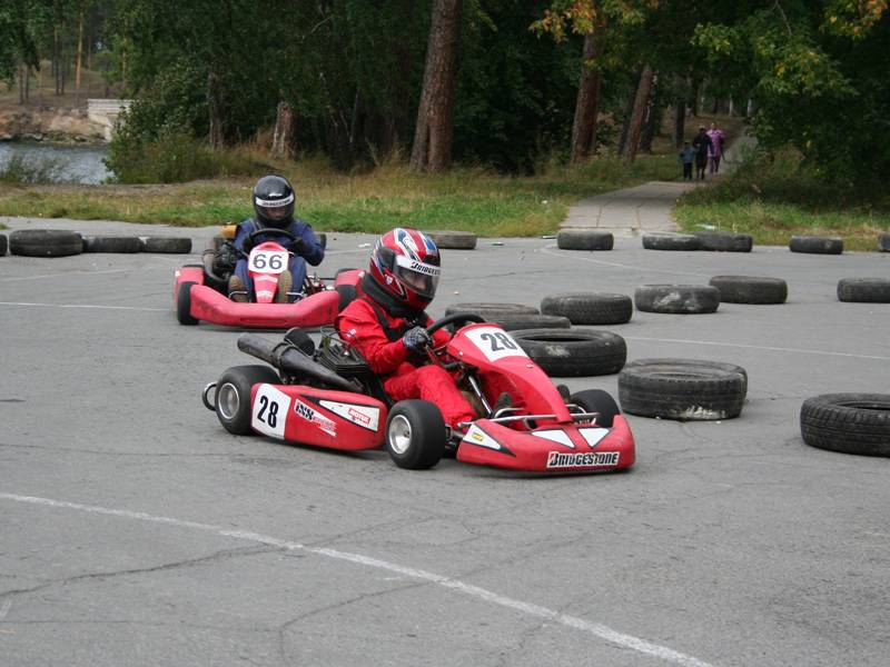 Картинг южно сахалинск. Картинг цамк. Картинг южно сахалинск. Двухместный картинг. Картинг самара парк гагарина.