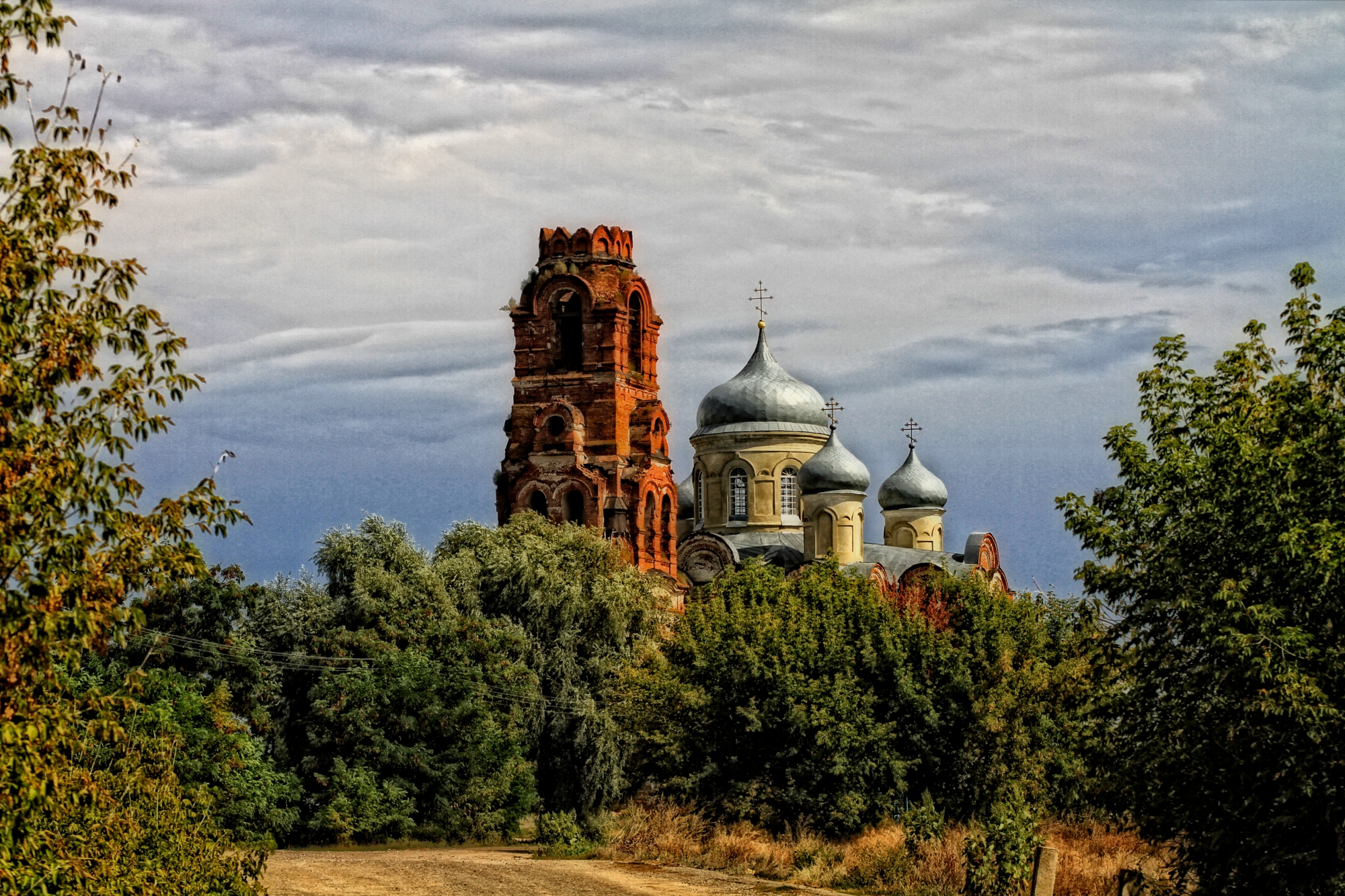 Храм Архангела Михаила средний Карачан