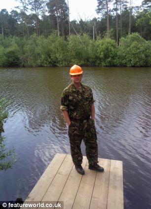 Последним желанием солдата было поддержать новорожденную дочь на руках