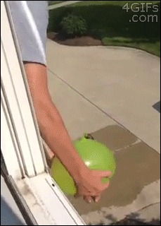 Неудачная шутка с шариком с водой 