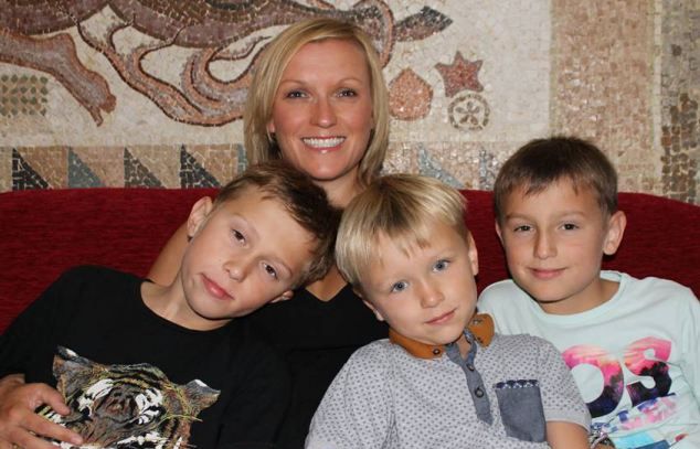 Мальчику построили новое ухо из ребра и кусков кожи