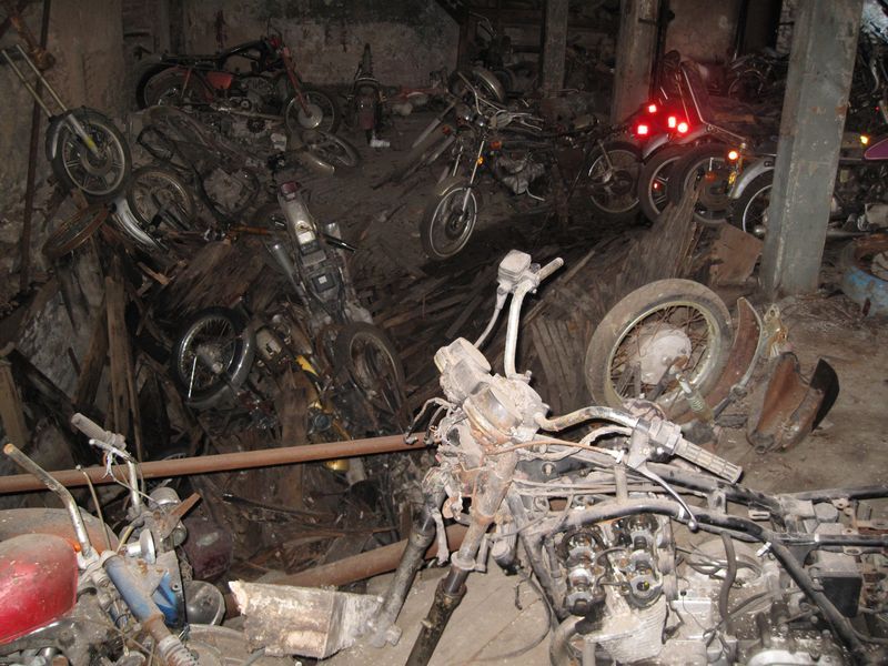 Заброшенное кладбище мотоциклов 
