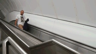  Как правильно спускаться на эскалаторе