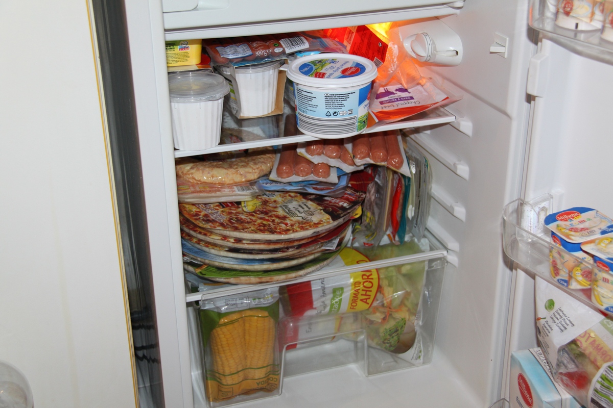 Почему в холодильнике быстро