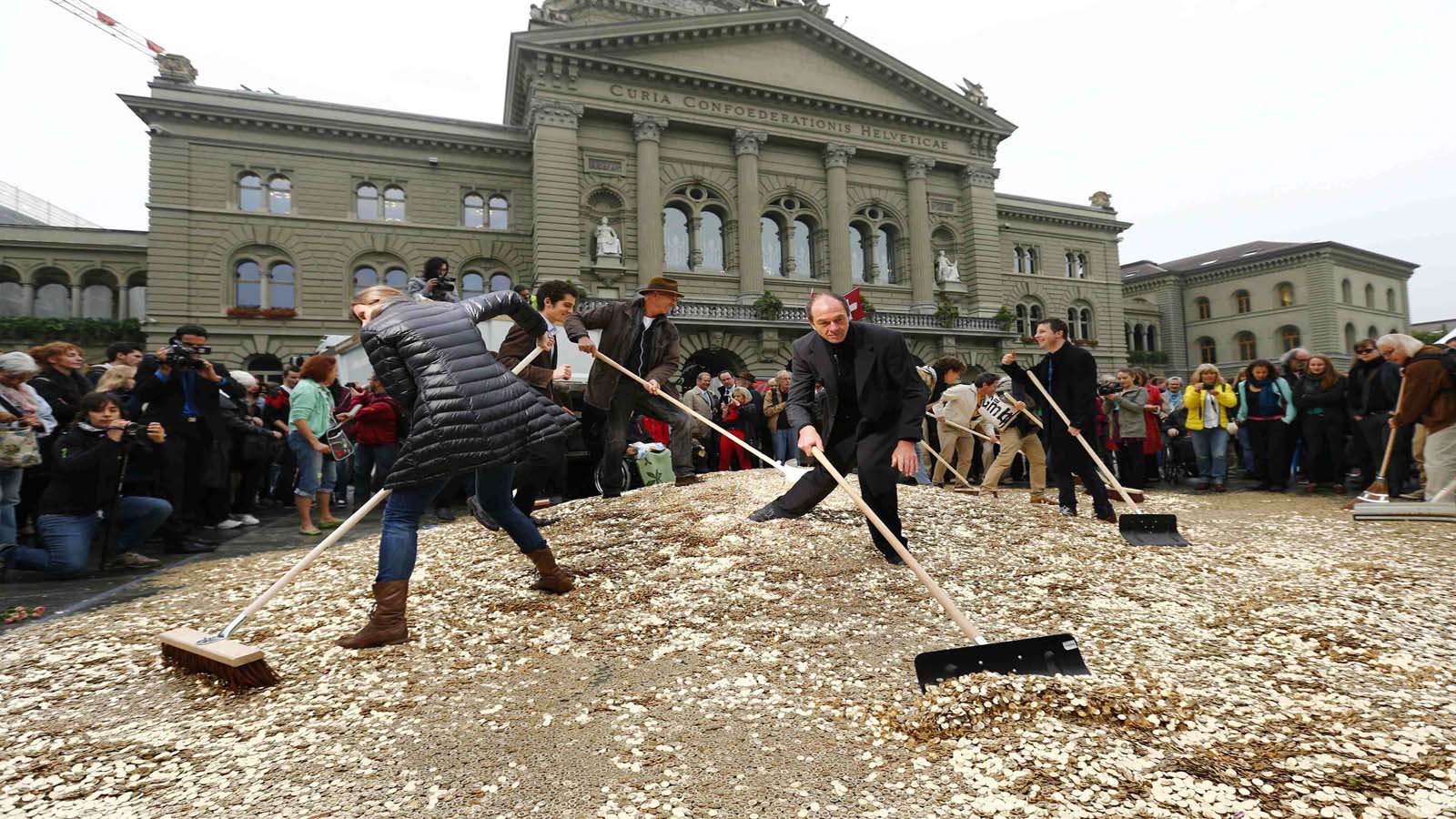 В Швейцарии может появится закон о «Безусловном основном доходе»