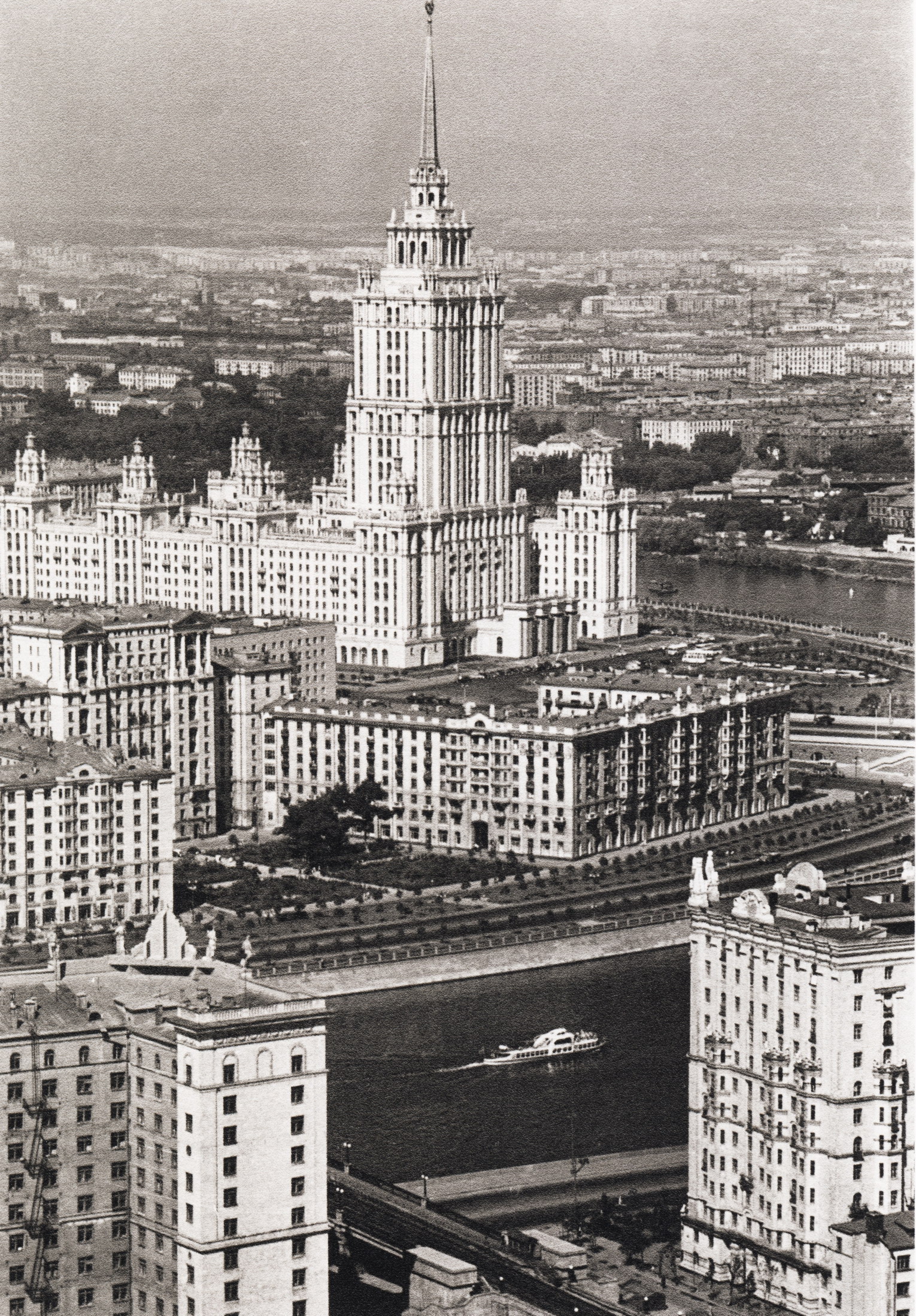 Архитектура москвы 20 века. Гостиница Украина 1957. Старый гостиница Украина 1957 года. Высотка гостиница Украина.