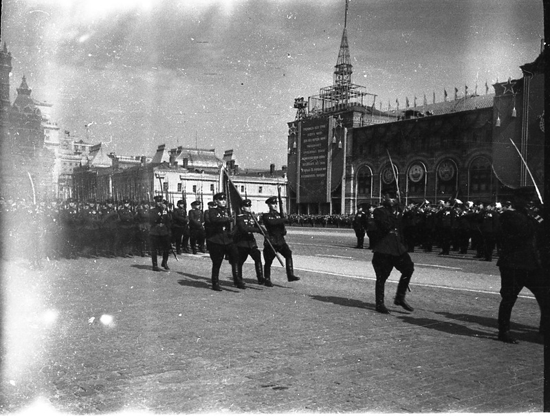 Весенний парад. Военный парад 1951 года. Минск 1951 парад. Минск ноября 1951 парад. Минск 1 мая 1951 парад.