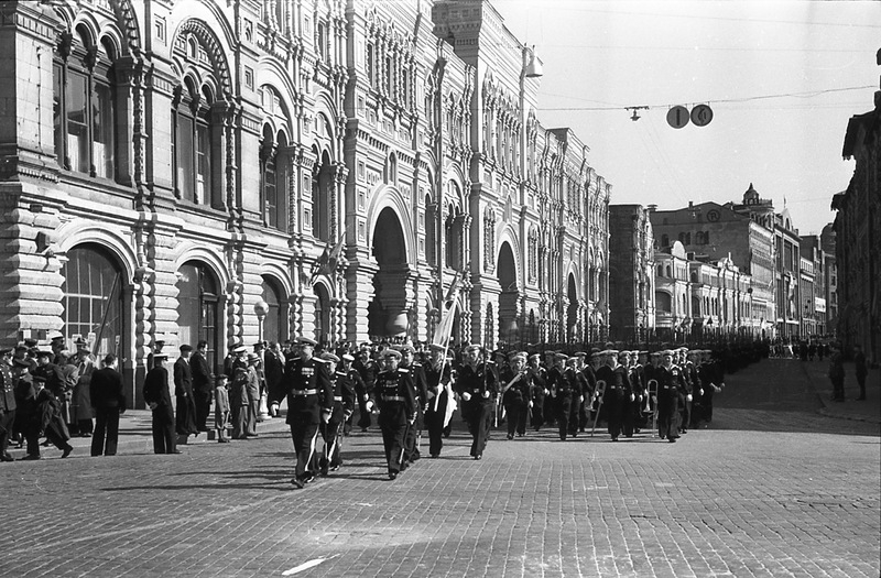 Парад 1949 года в Москве. Парад 1939 года в Москве. Минск 1951 парад. Минск 1 мая 1951 парад. Весенний парад