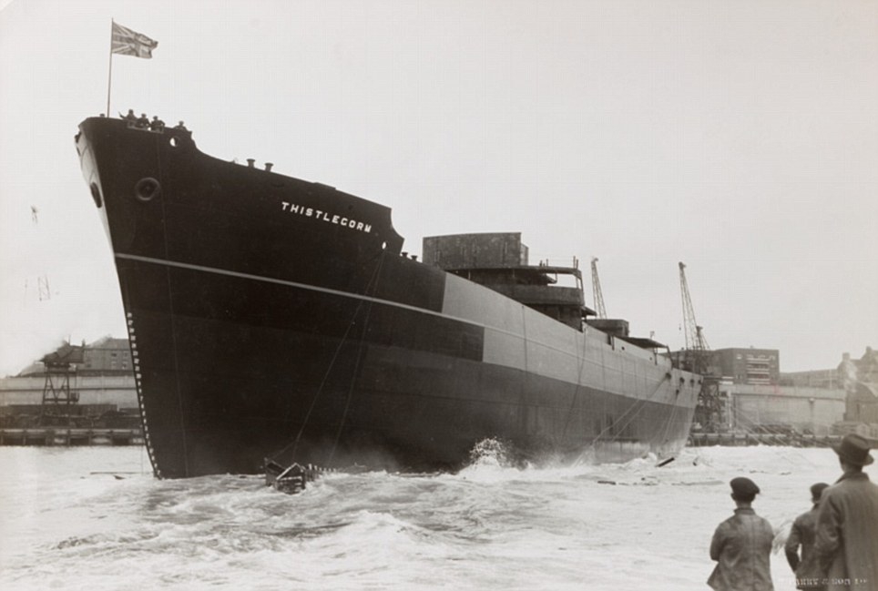 Останки военного корабля подбитого в 1941 году