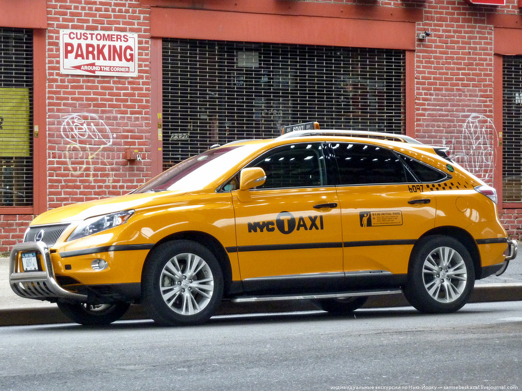 Таксопарк новые. Машина "такси". Автомобиль «такси». Такси картинки. Такса в машине.