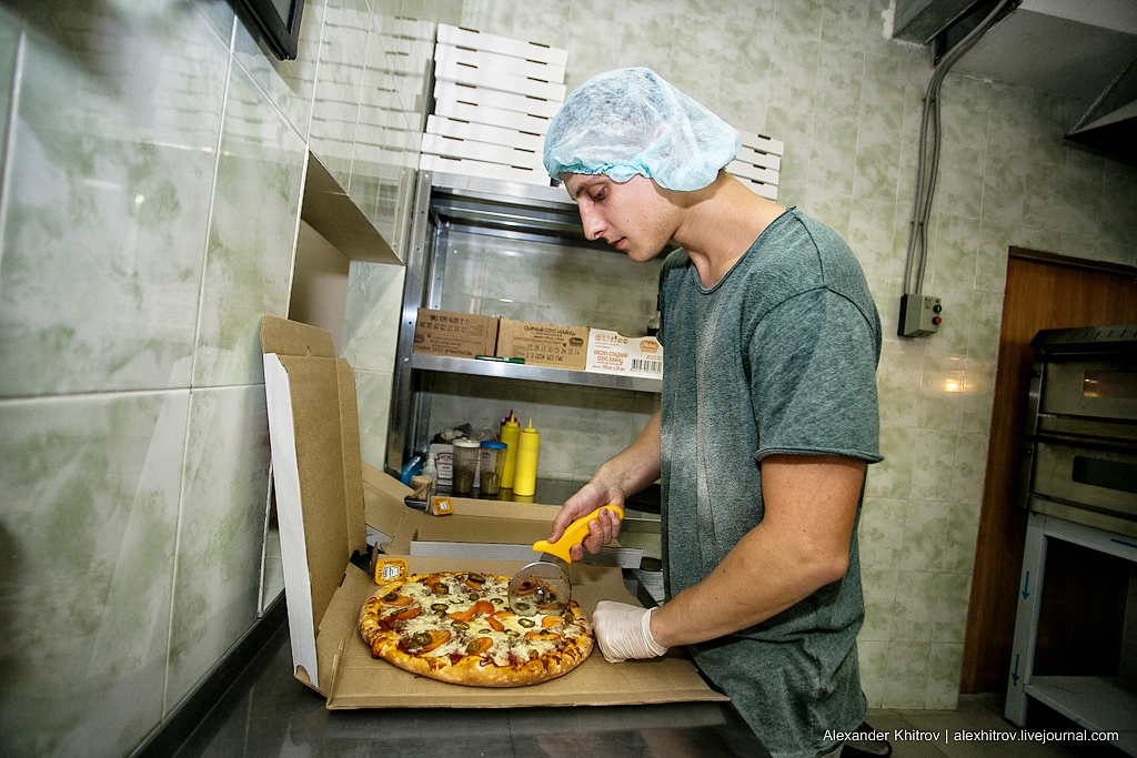 Как работает служба доставки пиццы
