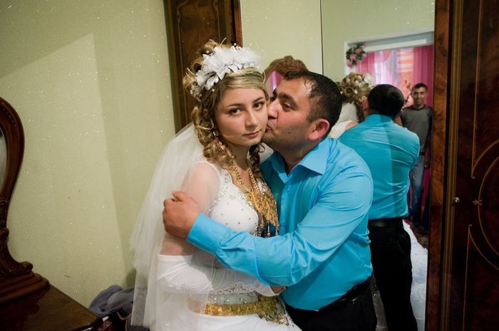 Реальная первая брачная. Цыганская свадьба. Свадьба цыган. Цыганские свадьбы первая брачная ночь. Цыганская свадьба детей.