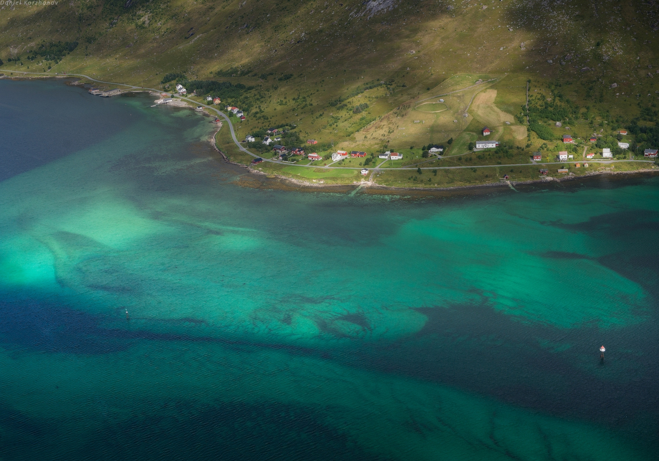 Архипелаго. Норвежские острова с птичьего полета. Норвежские острова в океане с птичьего полета. Китовое сафари на Лофотенских островах фото.