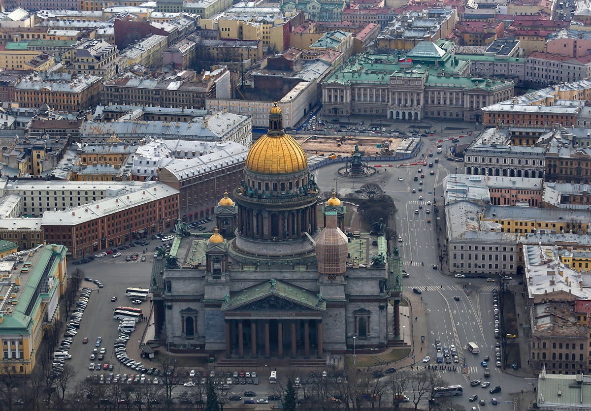 Весенний Санкт-Петербург с высоты птичьего полёта 