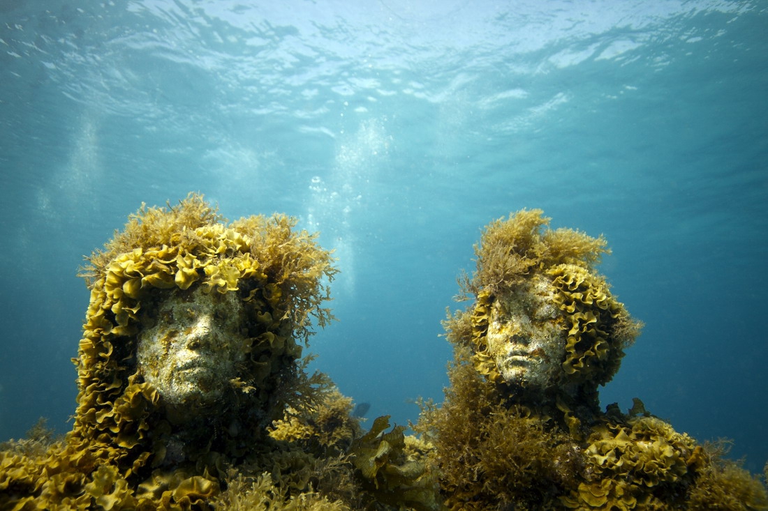 В Мексике есть подводный музей из нескольких сотен статуй, созданных скульп...