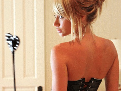 Сексуальные гифки Сары Джин Андервуд