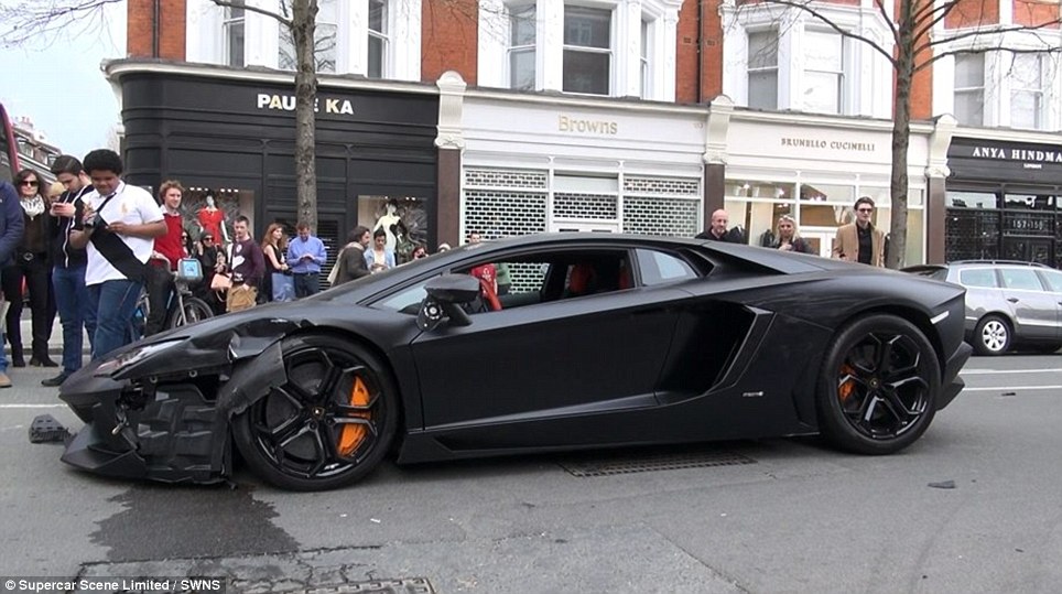 В Лондоне разбили Lamborghini Aventador