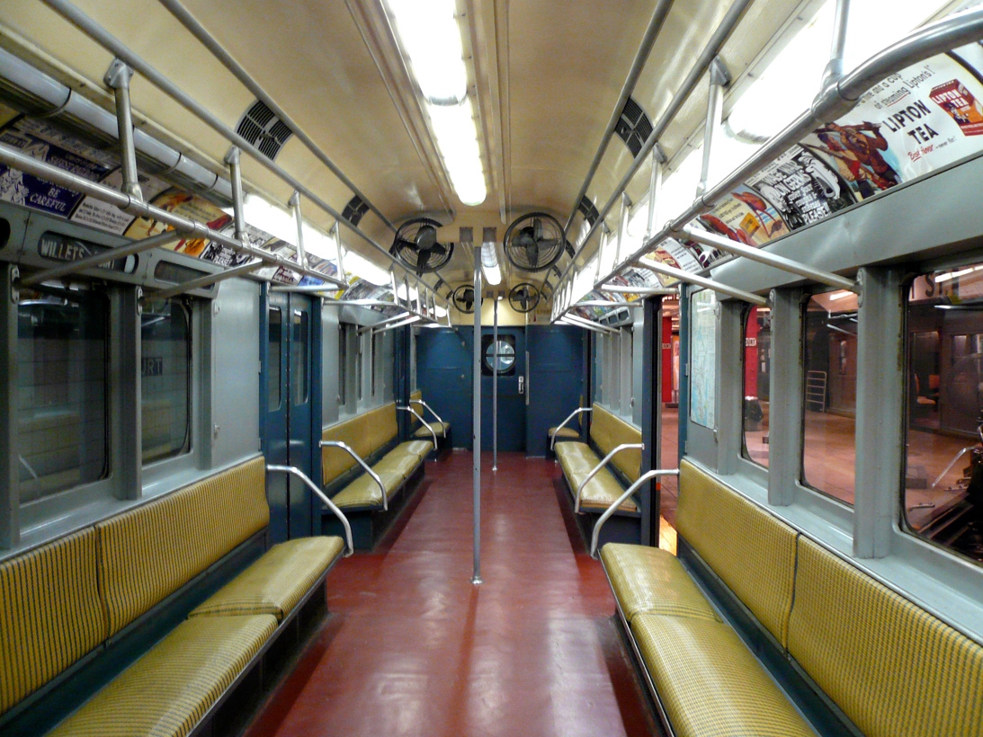В вагоне метро