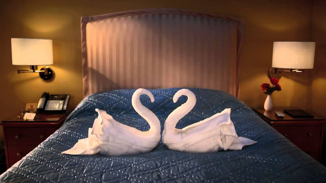Лебеди из полотенец в отеле