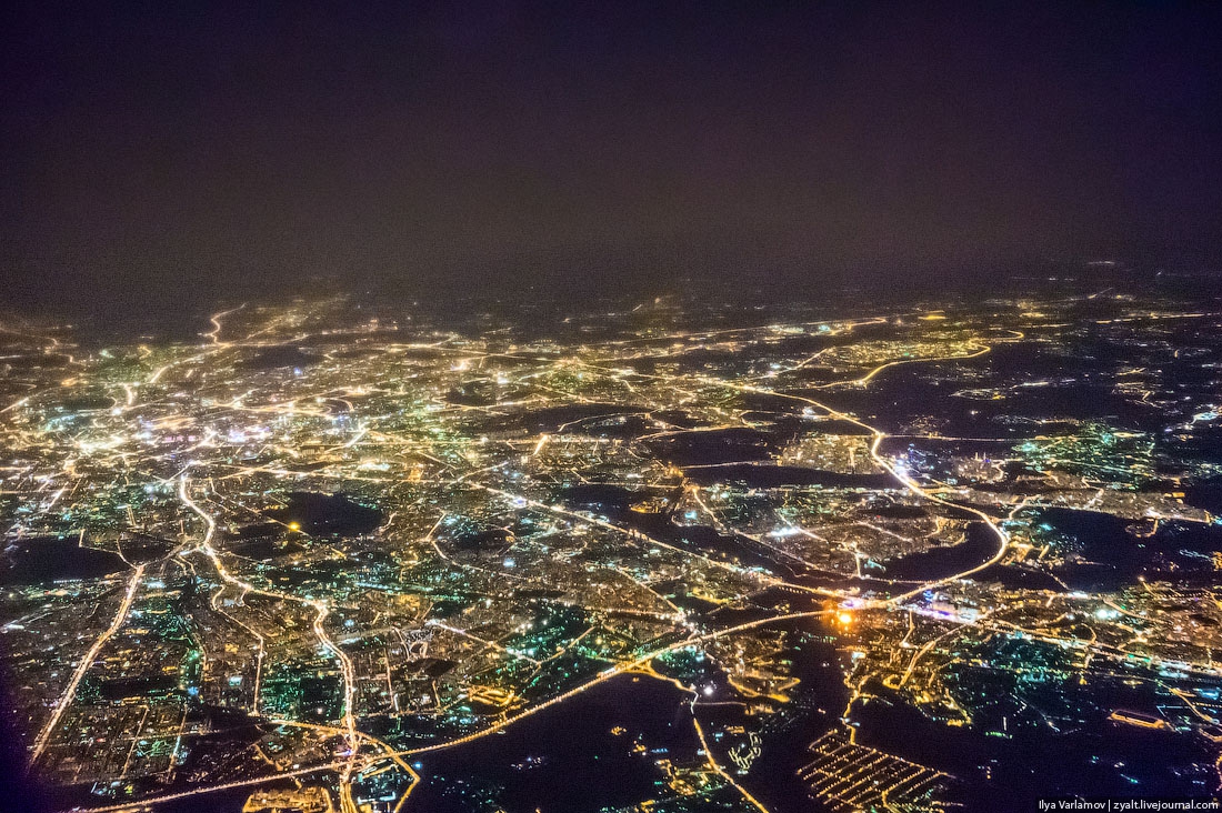 Москва вид сверху ночью