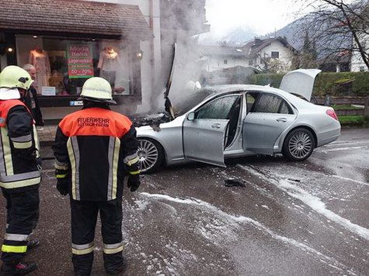 В Германии сгорел новый Mercedes S-Class