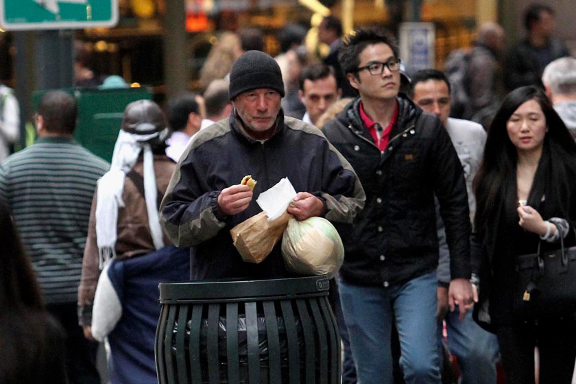 Туристка в Нью-Йорке приняла Ричарда Гира за бездомного.