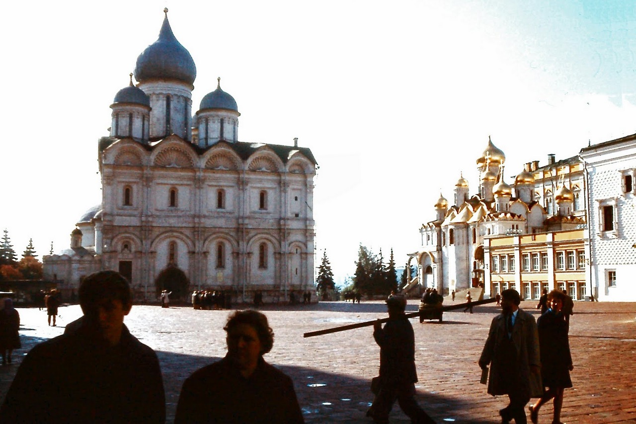 Благодаря фотографии. СССР глазами иностранцев. СССР глазами иностранцев фото. Москва 68 год. Китай город СССР 1970г.